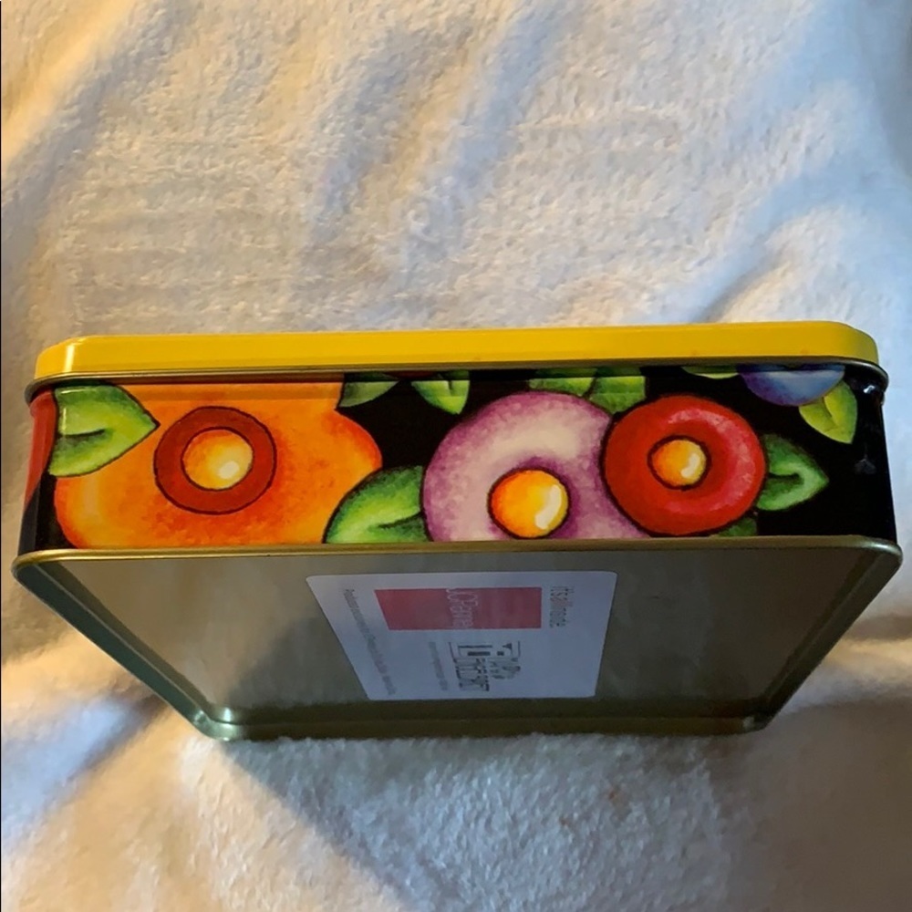 Vintage Mary Engelbreit “She Who Laughs Lasts” Tin - Picture 3 of 12